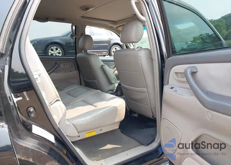 2007 Toyota Sequoia Sr5 V8 z USA, uszkodzony, nr VIN 5TDBT44A27S280117